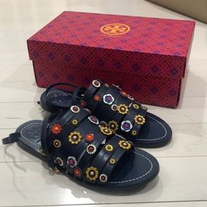 Tory Burch Marguerite flat sandal in Color Navy sea